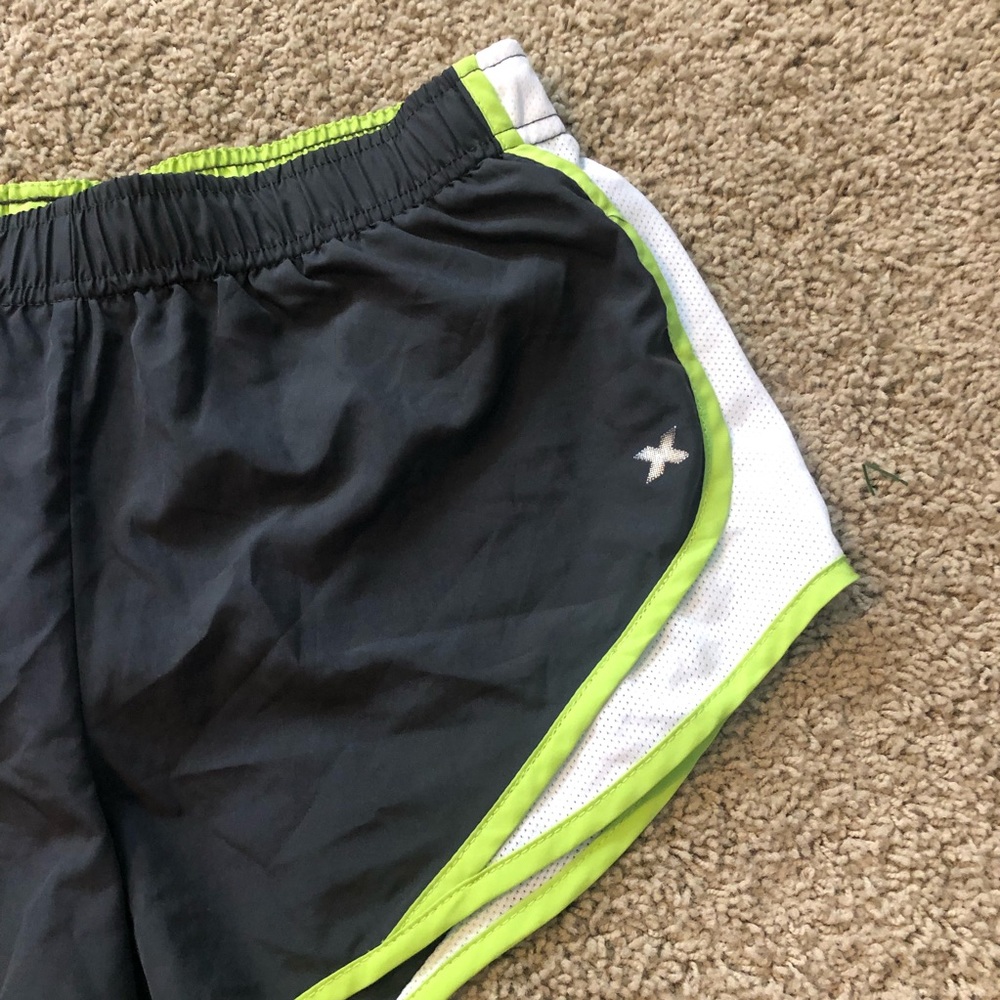 Xersion Semi-Fitted Athletic Shorts Size M